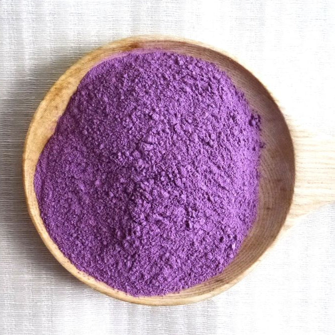 <p><strong>Cette poudre violette foncée que vous avez achetée ? Ce n'était pas de l'Ube.</strong></p><p><br/>Beaucoup de poudres violettes sont des mélanges colorés. Ici, c’est <strong>100 % ube</strong>, pour une <strong>couleur stable</strong> et un <strong>goût authentique</strong></p><p></p><p><strong>Vous méritez le vrai Ube comme aux Philippines.</strong></p><p></p><p></p>